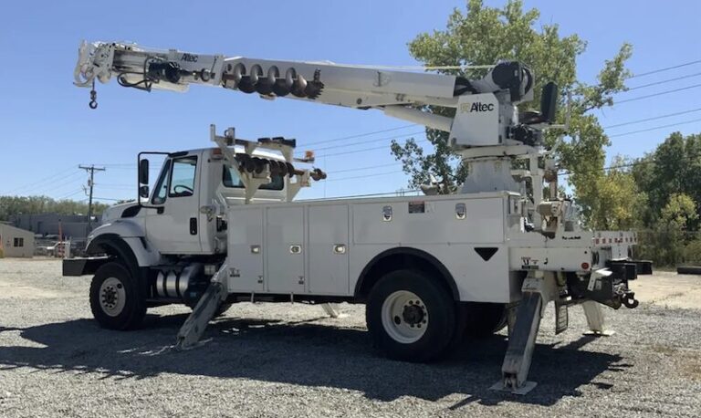 Distribution Digger Derricks For Sale