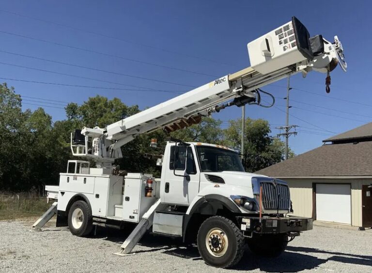 Distribution Digger Derricks For Sale