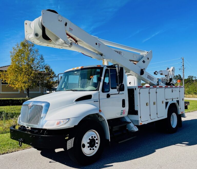 Versalift VST6000-MHI For Sale